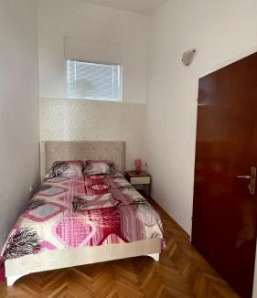 Centar House | Golden Grape House