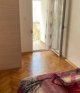 Centar House | Golden Grape House