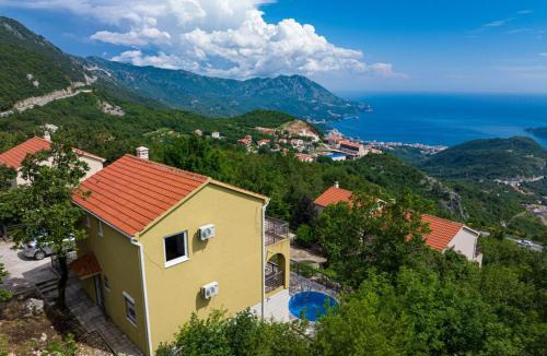 Lapcici Villa | Golden Horizon Villas