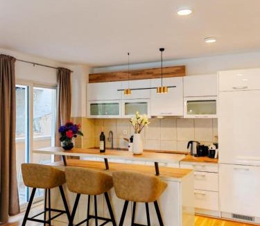 Przno Apartment | Golden Light Residence - Luxury Spacious Holiday Condo with Sea view