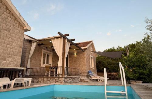 Ljesevici Villa | Golden Ray Bigova