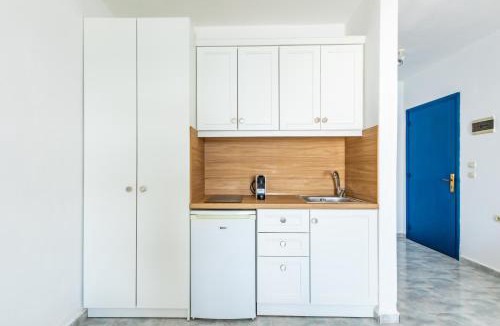 Lefkos Apartment | Golden Sand Studios