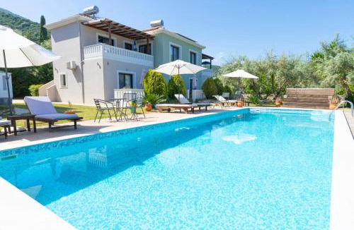 Nidri Ski Chalet | Golden Sun Bungalows