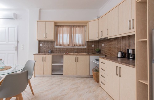 Agia Paraskevi House | Golden Sunrise Suites