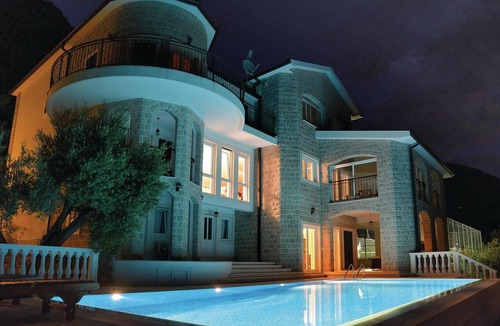 Sasovici House | Gorgeous home in Herceg Novi