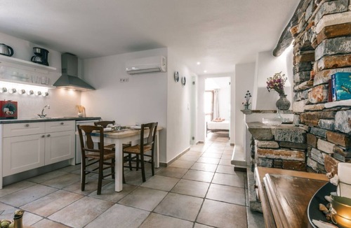 Old Town Naxos Apartment | Grand Premium Apartment in Naxos Centre!