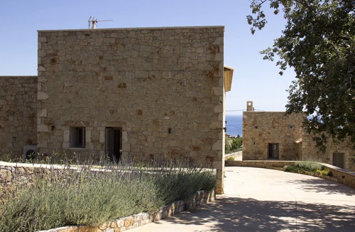 Lefktron Villa | Grand Villa with Private Pool