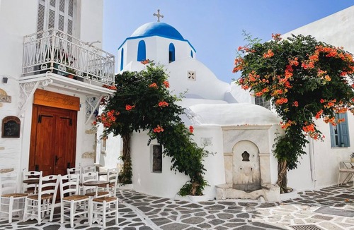 Psirri Villa | Grandiose Athens Apartment | 1 Bedroom Suite | Apartment Weisslogia | Athinaidos