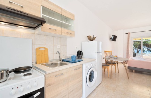 Kiotari Apartment | Gre Apartment 1klm from the beautiful Kiotari Beach!