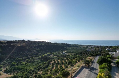 Magnisia Apartment | Green and Blue Horizon