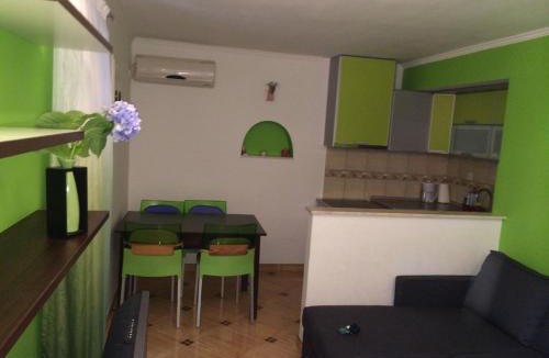 Sveti Stefan Apartment | Green Apartment Sv. Stefan