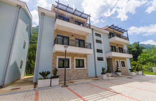 Morinj Apartment | Green Bay Apartments Morinj - One Bedroom Apartment