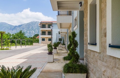 Morinj Apartment | Green Bay Apartments Morinj - One Bedroom Apartment