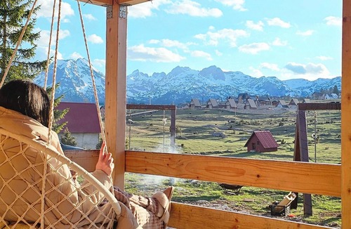 Zabljak Ski Chalet | Green top Mountain Chalet with Durmitor View