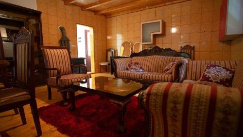 Montenegro House | Green Valley Cottage