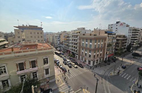 Piraeus House | GRI LAMBRAKI - Room 1 - SHARED APARTMENT - Beautiful Views in The Center Of Piraeus