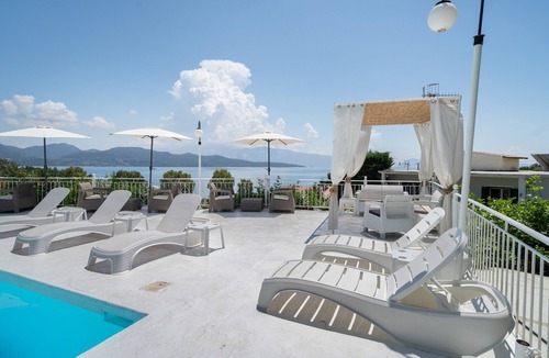 Episkopos Apartment | 'Ground Floor' Room Shared Pool and Wi-Fi