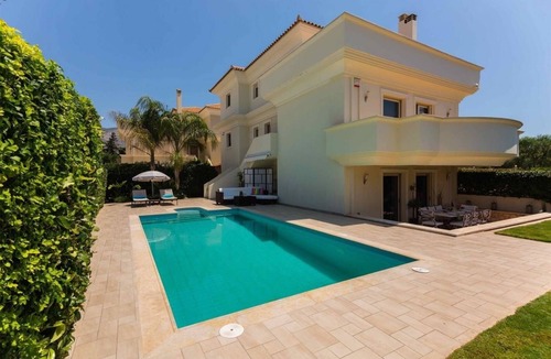Lagonissi House | Guest Apartment Within a Villa in Lagonissi