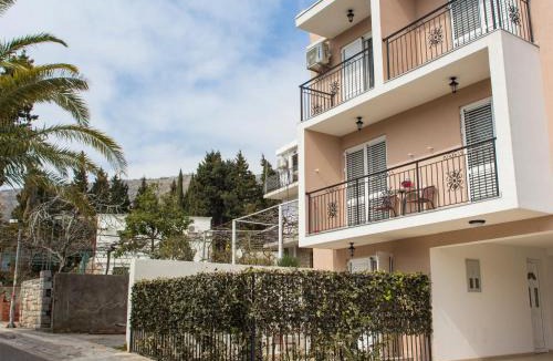 Petrovac House | Guest House 4M