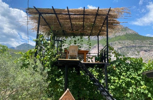 Koman House | Guest House Castle