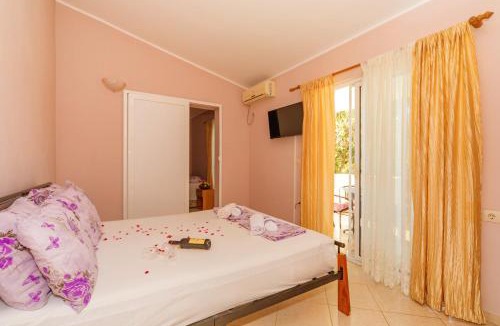 Bregvija House | Guest House Edita