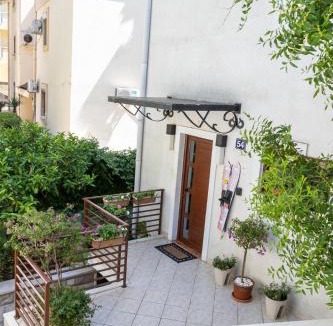 Petrovac House | Guest House Jedro
