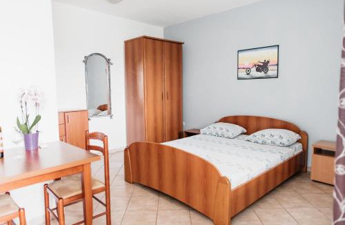 Bjelisi House | Guest House Lalic