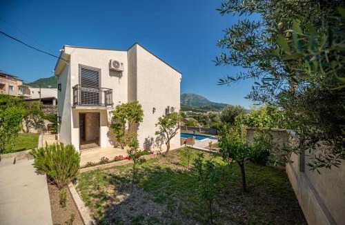 Susanj House | Guest House Luksic