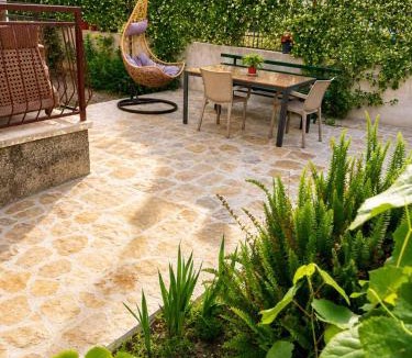 Bijela House | Guest House Ranka - on the seaside