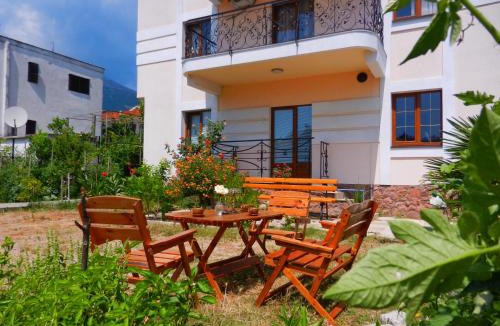 Zelenika House | Guest house Villa Leonardo