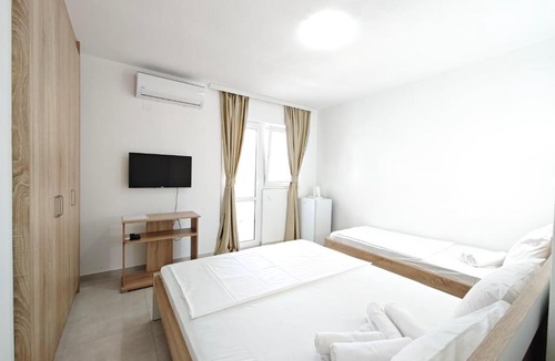 Becici House | Guest House Violet