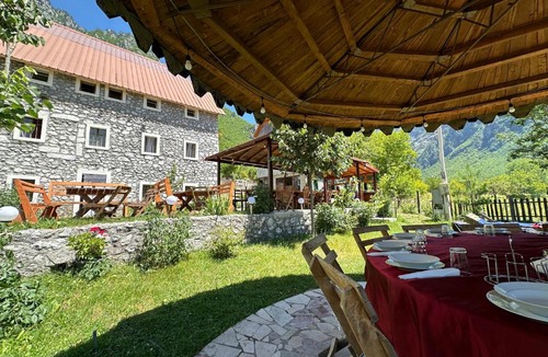 Shale House | Guesthouse Bjeshka-11
