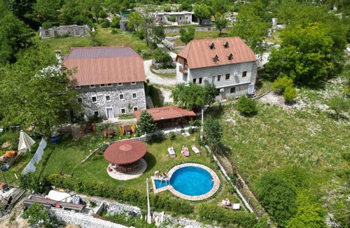 Shale House | Guesthouse Bjeshka 5