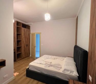 Mbrostar-Urë Hotel | Gwin Hotel