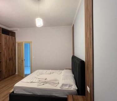 Mbrostar-Urë Hotel | Gwin Hotel