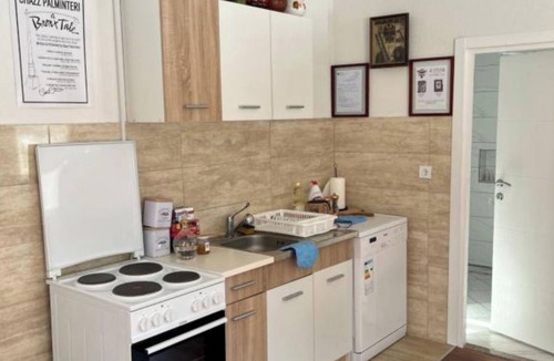 Downtown Cottage | Handicap Accessible Full Cottage with all amenities.