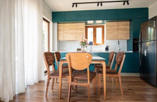 Babilonija Apartment | Heart of Budva 3BR City View Apt