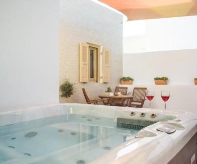 Oia Apartment | Heart of Oia - Private house with Jacuzzi