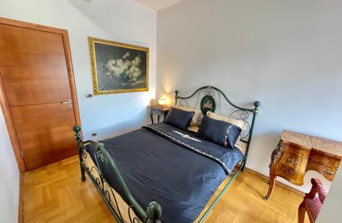 Downtown Apartment | Heart of the City Stunning comfort,Balcony ,Netflix,Free Wi-Fi