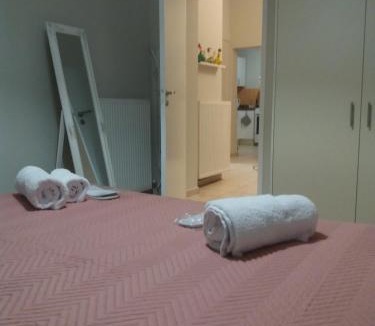 Kropia Apartment | Helen's Welcoming & cozy flat