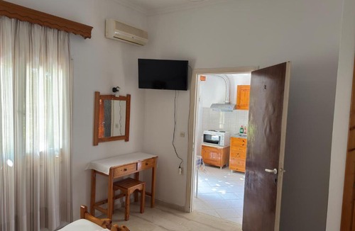 Ag. Georgios House | Helena & Giorgio Rooms Cfu