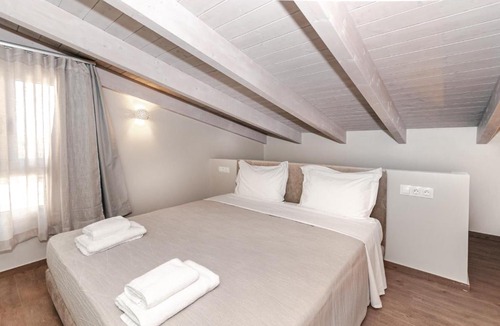 Gargaliani Apartment | Helichrysum Lofts