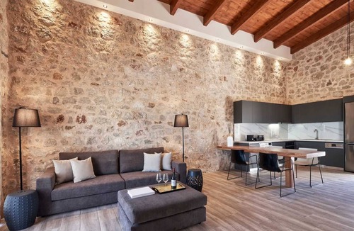 Kallithea House | Helm’s Entire Private Sea