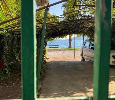 Zelenika Apartment | Herceg Novi Seaside Retreat with Serene Garden