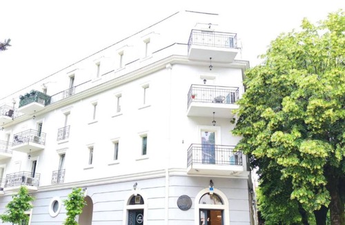 Donje Polje Apartment | Heritage Haven Luxurious Apartment in City Center