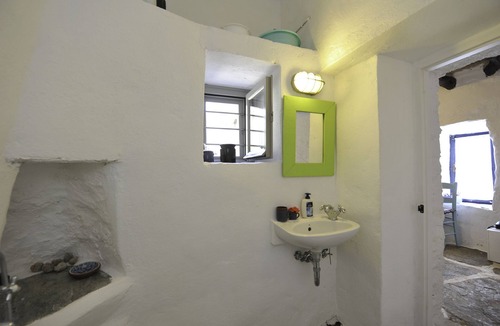 Apollonia House | #HH01 APOLLONIA TRADITIONAL FAMILY HOME