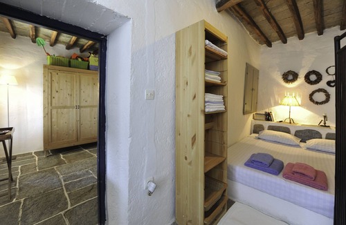 Apollonia House | #HH01 APOLLONIA TRADITIONAL FAMILY HOME