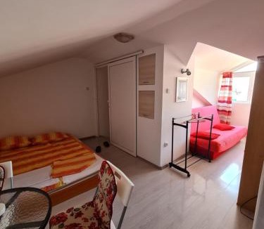 Babilonija House | Hibiscus Guest House