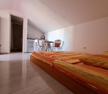 Babilonija House | Hibiscus Guest House