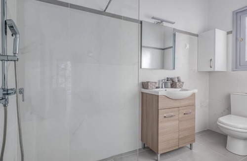 Perama Apartment | Hidden Beach
